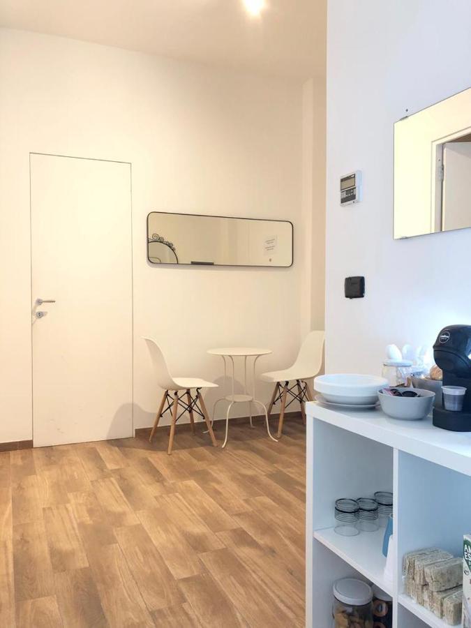 Italien Chic, Camera Con Bagni Condivisi Bari Exterior foto
